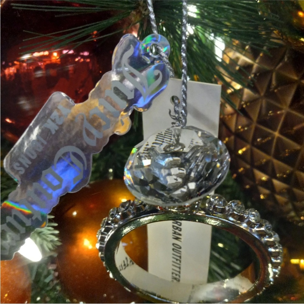 UO X Juicy Couture Limited Edition Christmas Ornament Diamond bling Ring Y2K